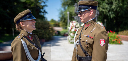 Noch haben sie Gutlachen: Polnische Zivilisten in Uniform Noch haben sie Gutlachen: Polnische Zivilisten in Uniform