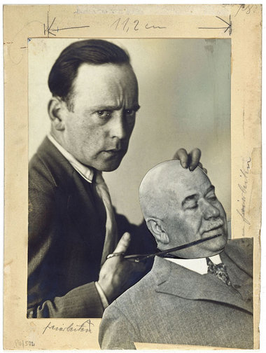 John Heartfield mit Polizeipräsident Zörgiebel 1929 (Originalmon...