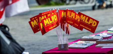 Nüchtern schwer zu verdauen: MLPD-Stand am 1. Mai in Herne
