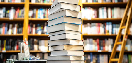 Die Zahl der Personen, die Bücher kaufen, ist schon seit geraume... Die Zahl der Personen, die Bücher kaufen, ist schon seit geraume...