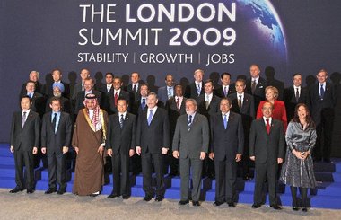 Gruppenfoto mit zwei Damen: Die auf dem G-20-Gipfel in London (P... Gruppenfoto mit zwei Damen: Die auf dem G-20-Gipfel in London (P...