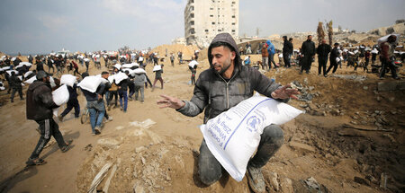 Auf Hilfsgüter Wartende sind laut Berichten Ziel israelischer An...