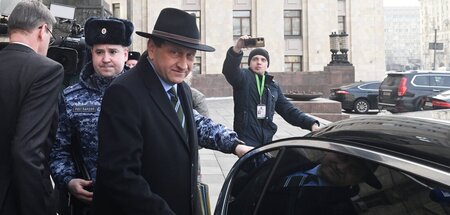 Der deutsche Botschafter Lambsdorff am Montag beim Verlassen des...