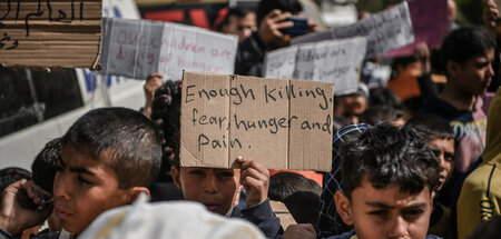 Trauerzug für den verhungerten 10jährigen Yezen Al-Kfarna am Mit...