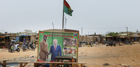 »Unterstützung für den Wandel«: Plakat in der burkinischen Haupt...