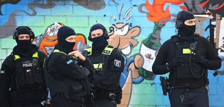 Die Polizei hat bei der RAF-Fahndung einen Friedrichshainer Bauw... Die Polizei hat bei der RAF-Fahndung einen Friedrichshainer Bauw...