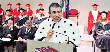 Fordert die Faschisten heraus: Luciano D’Amico, ehemaliger Rekto... Fordert die Faschisten heraus: Luciano D’Amico, ehemaliger Rekto...