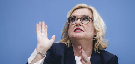 Hofft auf Geldsegen für die Streitkräfte: Eva Högl (SPD) im Saal...