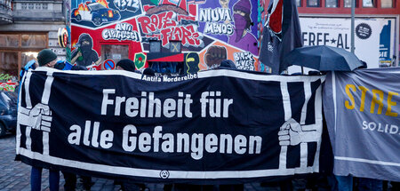 Protest gegen die Kriminalisierung von Antifaschismus und gegen ...