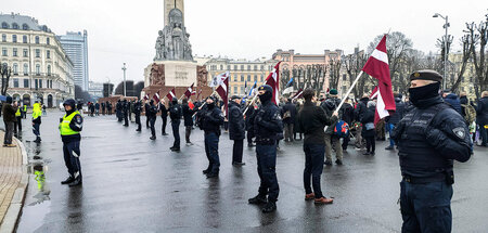 Kundgebung in Gedenken an lettische SS-Legionäre im Zentrum von ...