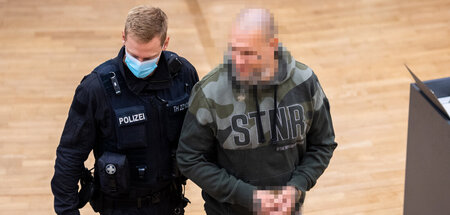 Im Nazipulli vor Gericht: Angeklagter im Turonenprozess (10.10.2...