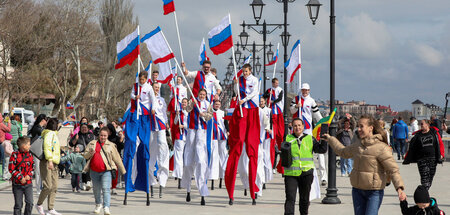 Prozession zur Feier von zehn Jahren Wiedervereinigung mit Russl...