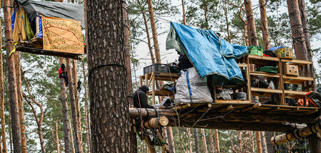 »Tesla stoppen«: Sie sind gekommen, um zu bleiben (Grünheide, 10...