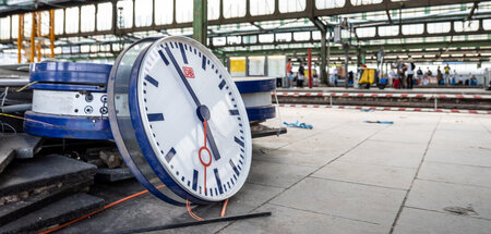 Liegt am Boden: Infrastruktur der Bahn. Vielerorts ist sie versc...