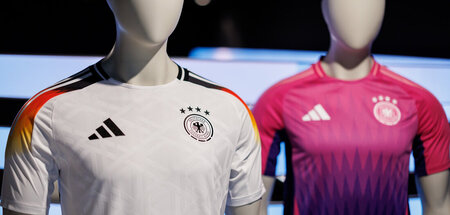 Schon bald richtig retro: DFB-Trikot mit drei Streifen