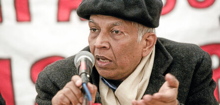 Biplab Basu bei einer Pressekonferenz (2012)