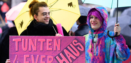 Unverrückbar wie ein Tattoo: »Tuntenhaus 4ever« (Berlin, 21.3.20...