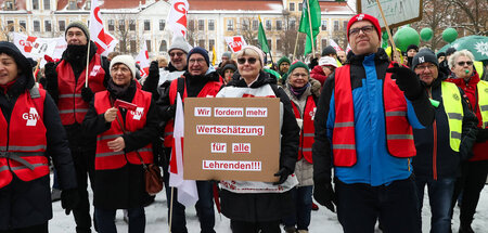 Kundgebung der GEW in Magdeburg, zu der auch studentische Beschä...