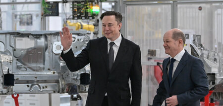 Scholz mit Tesla-Chef Elon Musk bei der Eröffnung der Fabrik in 