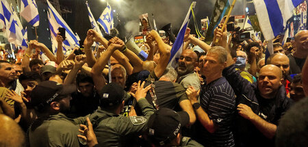 Regierung kriegt Kontra: Demonstranten begehren auf gegen Kurs d...