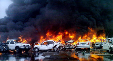 Das vereinzelte Subjekt verschmilzt gewaltsam mit der Materie