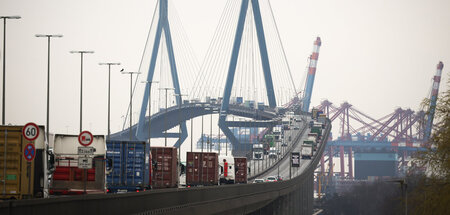Soll noch größer werden: Die Köhlbrandbrücke im Hamburger Hafen ...