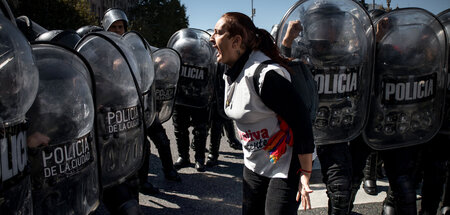 In der Hauptstadt Buenos Aires ging die Polizei am Donnerstag ge...