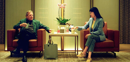 Ohne Currywurst und Bierflasche: Gerhard Schröder mit Gattin in ...