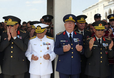 Die türkische Armeeführung trauert