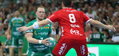 Luca Witzke (SC DHfK Leipzig) am Ball