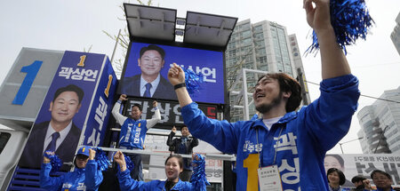 Allen Erwartungen zufolge vorne – Anhänger der Demokratischen Pa...