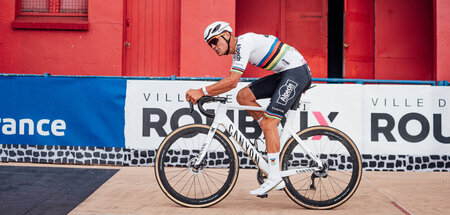 Last Man Cycling: Mathieu van der Poel (Roubaix, 7.4.2024)