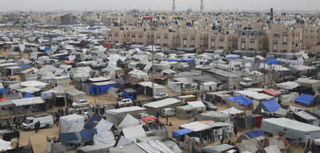 Vollkommen überfüllt mit Geflüchteten: Zeltlager in Rafah (27.2.