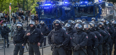 Großaufgebot gegen angeblich drohende Aufstände zum »Tag X« in L...