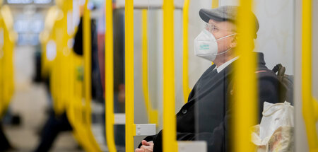 Es war wohl doch nicht alles richtig: Maskenträger in einer Berl...