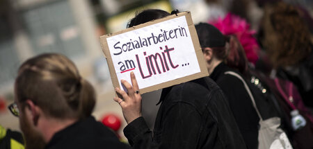 Auch »systemrelevant«? Demonstration internationaler Gewerkschaf...