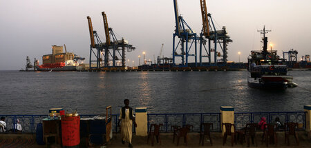 Haupthandelshafen und neue De-facto-Hauptstadt: Port Sudan am Ro...