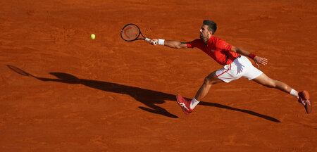 Setzte ein Zeichen, aber welches? Novak Đoković (Monaco, 13.4.20...