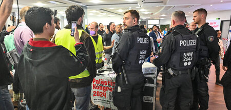 Die Polizei stürmte am Freitag den Palästina-Kongress in Berlin ...