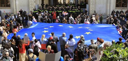 EU-Groupies machen Druck: Gesetz zur Kontrolle von aus dem Ausla
