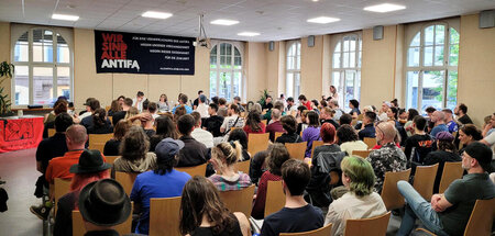 »Wir sind alle Antifa«: Großer Andrang im Nachbarschaftshaus Gos...