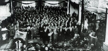 Als »Tag von Potsdam« bekannter Staatsakt mit Adolf Hitler (Mitt...