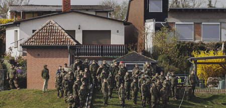Deutsche und polnische Soldaten versammeln sich im Rahmen des »Q...