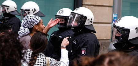 Vor Repression schützt nur Solidarität: Protest gegen die Verhin...