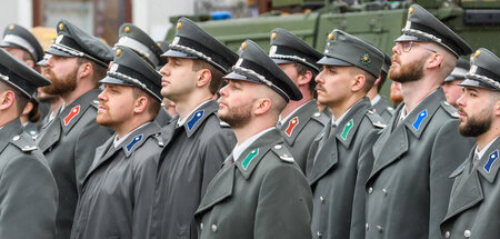Schützen die Alpenrepublik vor der »Anarchie«: Frischgebackene W... Schützen die Alpenrepublik vor der »Anarchie«: Frischgebackene W...
