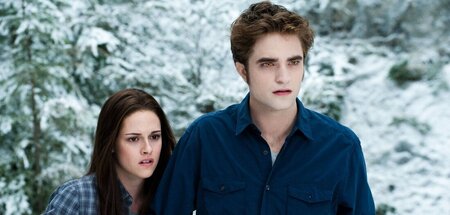 Beim Zelten in den Bergen friert Bella (Kristen Stewart) sehr. D...