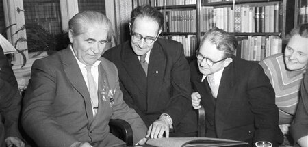 Drei Buchenwald-Überlebende: Robert Siewert, Stefan Heymann und ...