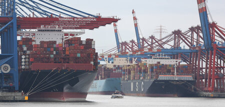 Containerbrücken im Hamburger Hafen Containerbrücken im Hamburger Hafen