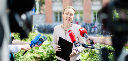 Manja Schreiner bei ihrem Pressestatement am Dienstag in Berlin