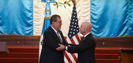 Guatemalas Präsident Bernardo Arévalo begrüßt US-Heimatschutzmin...